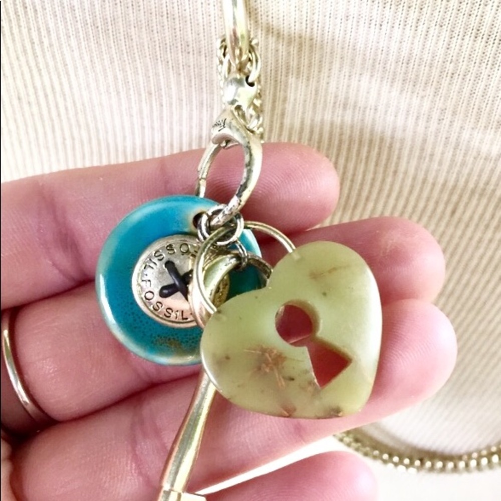 FOSSIL Key Gold Leather NECKLACE - Picture 3 of 6